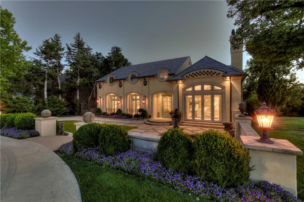6619 Avondale Drive, Nichols Hills, OK 73116
