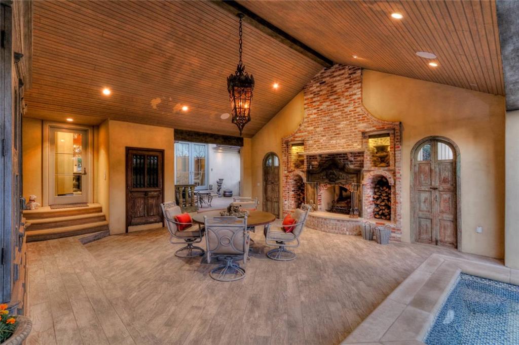 6619 Avondale Drive, Nichols Hills, OK 73116