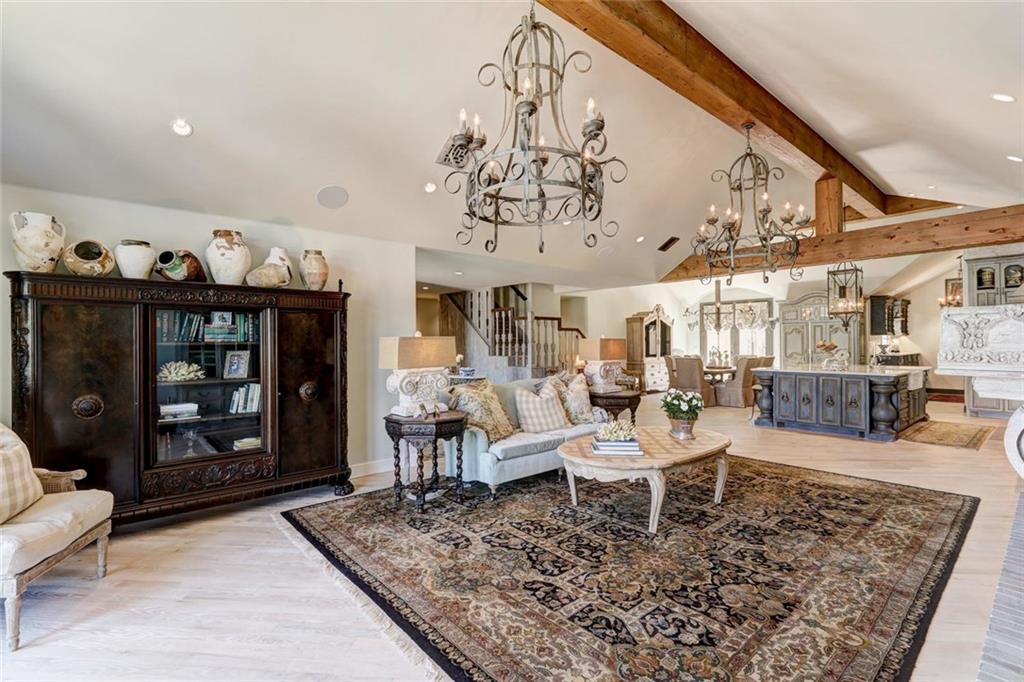 6619 Avondale Drive, Nichols Hills, OK 73116
