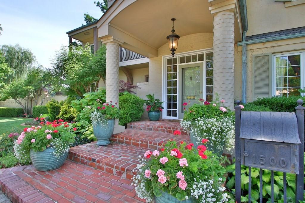 1500 Drury Lane, Nichols Hills, OK 73116