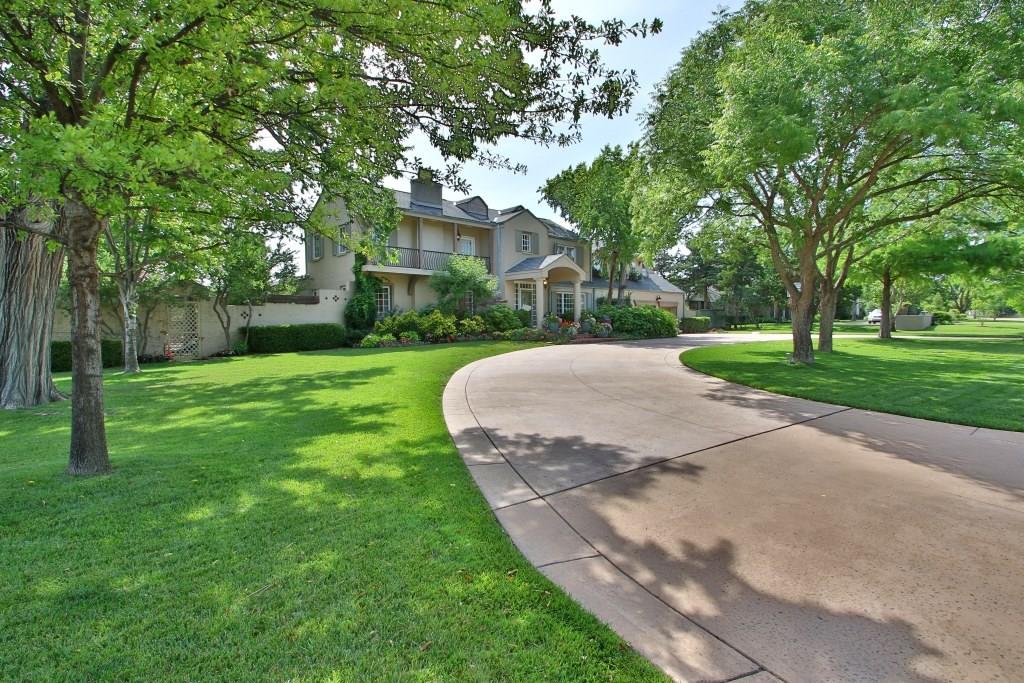 1500 Drury Lane, Nichols Hills, OK 73116