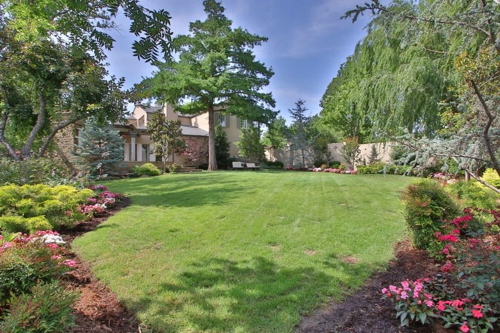 1500 Drury Lane, Nichols Hills, OK 73116