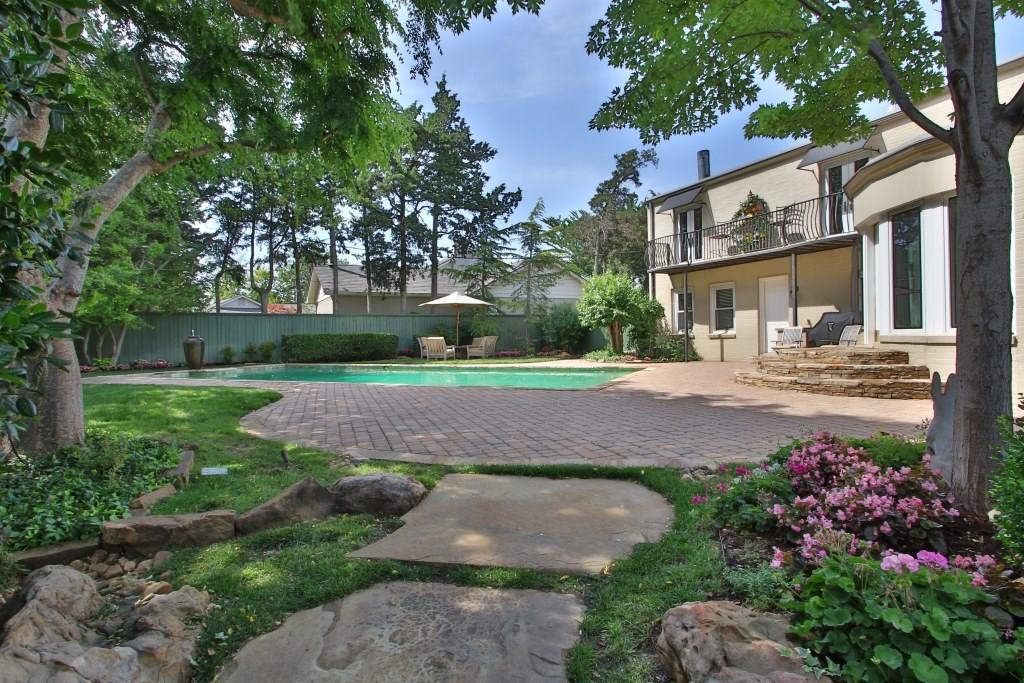 1500 Drury Lane, Nichols Hills, OK 73116