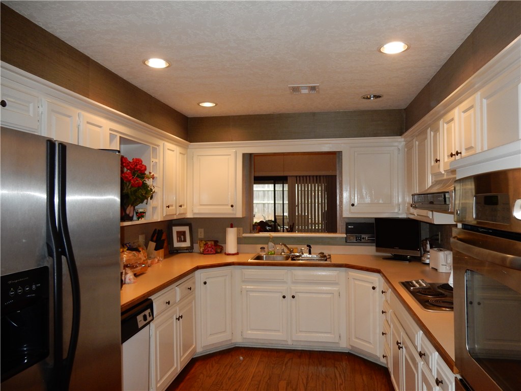 3217 Rain Tree Road, Oklahoma City, OK 73120