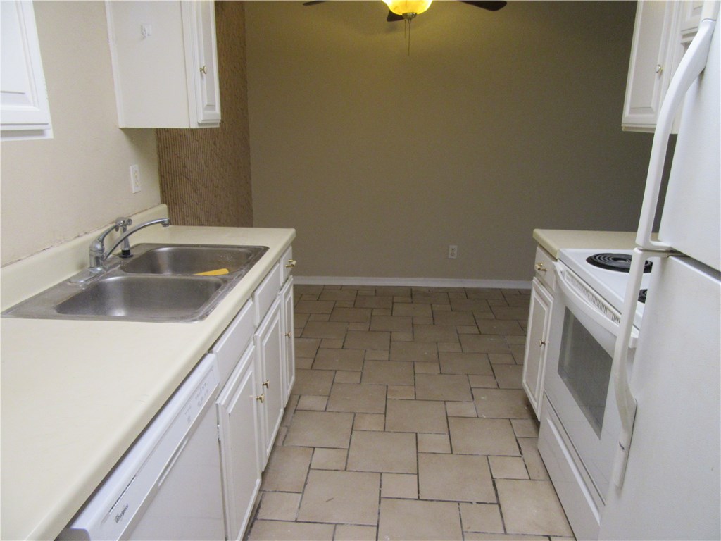 111800 S Stratrord Drive, Oklahoma City, OK 73120