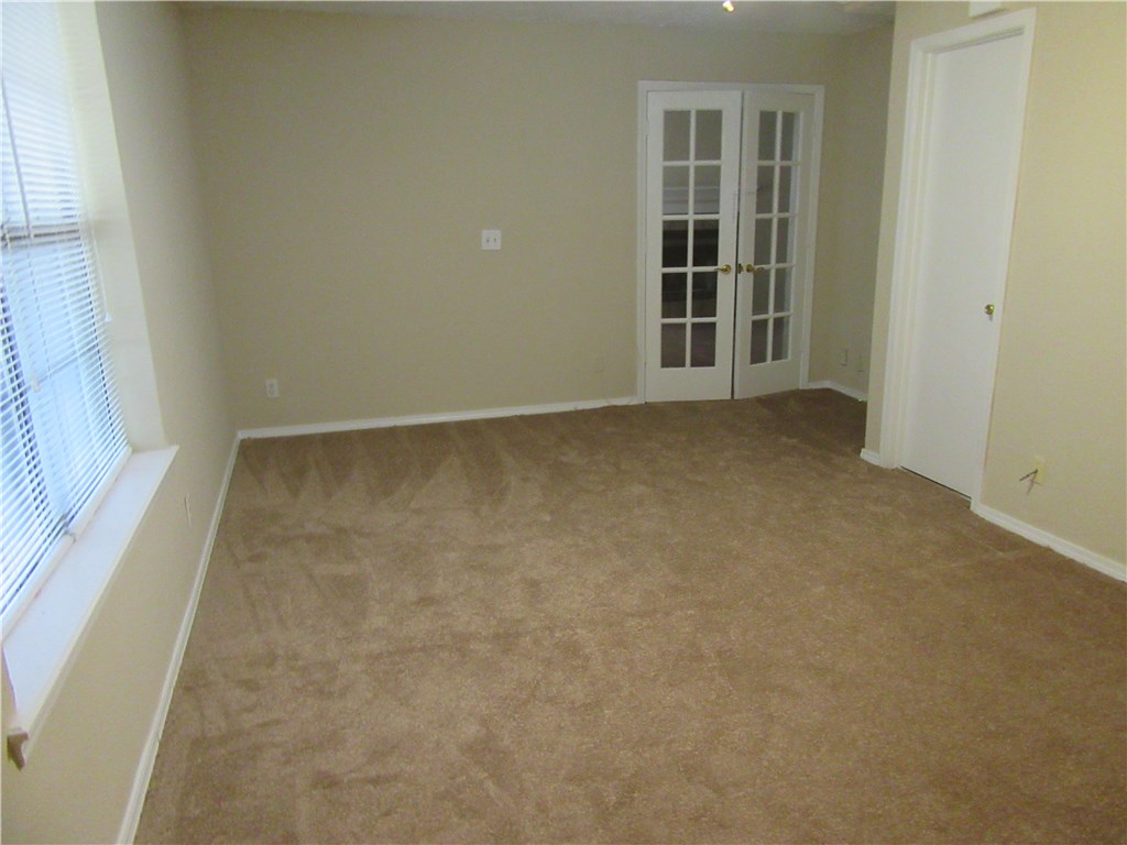 111800 S Stratrord Drive, Oklahoma City, OK 73120