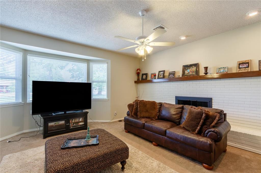 5901 N Macarthur Boulevard, Warr Acres, OK 73122