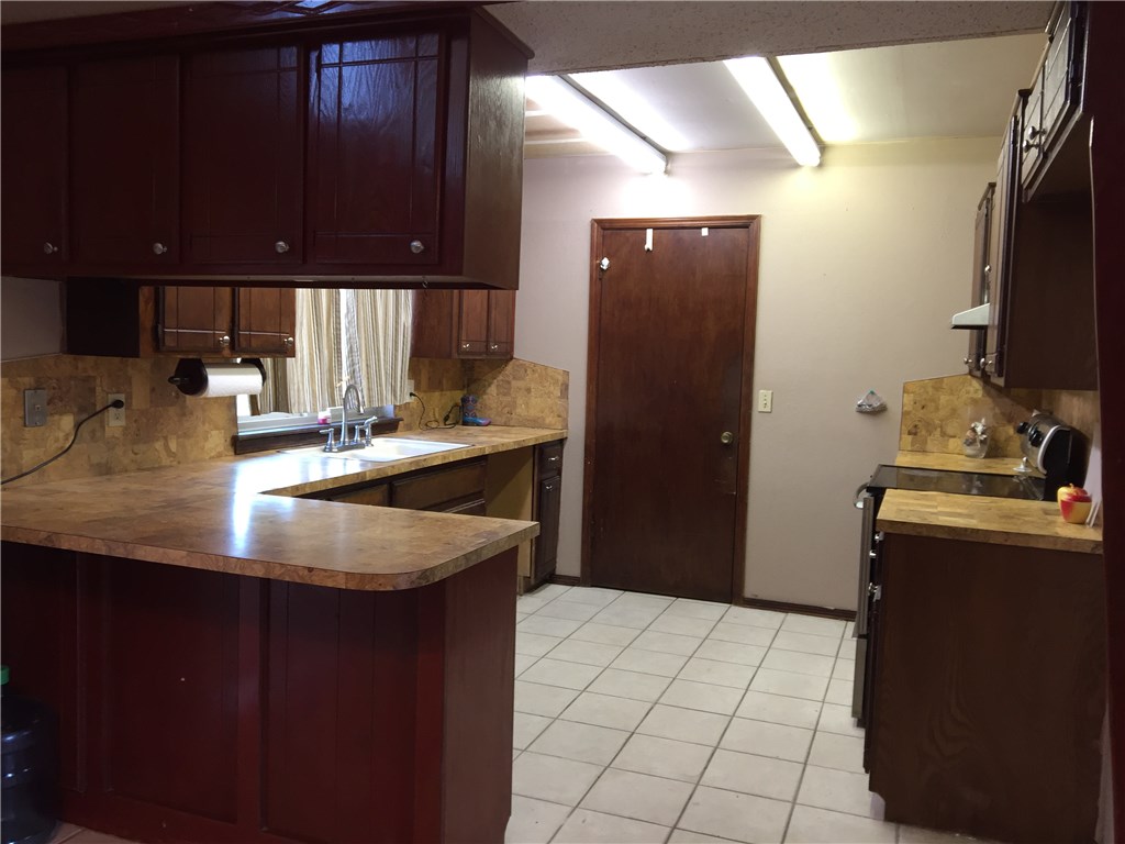 8021 Crestline Terrace, Oklahoma City, OK 73132