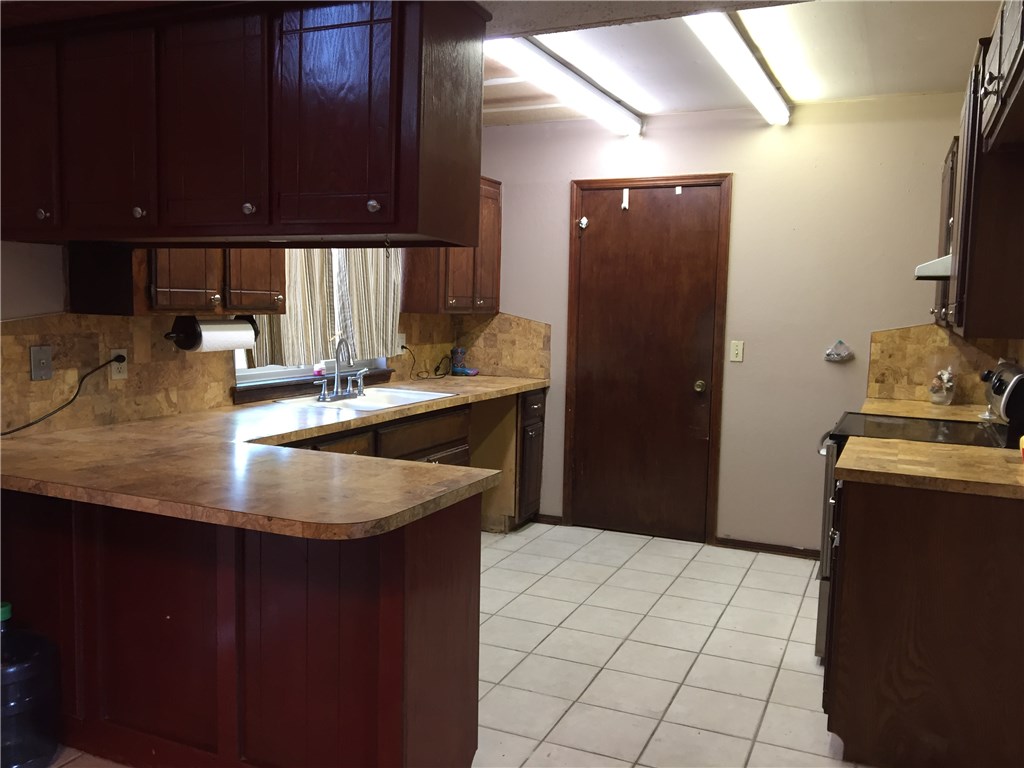 8021 Crestline Terrace, Oklahoma City, OK 73132