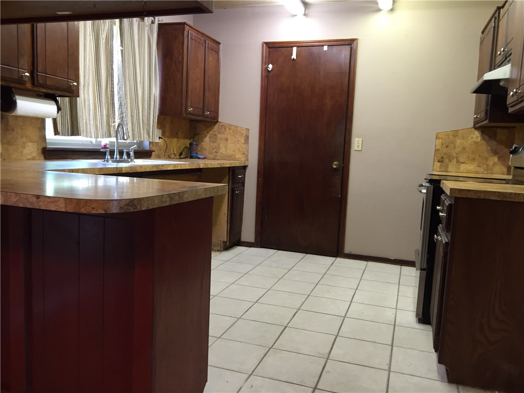 8021 Crestline Terrace, Oklahoma City, OK 73132