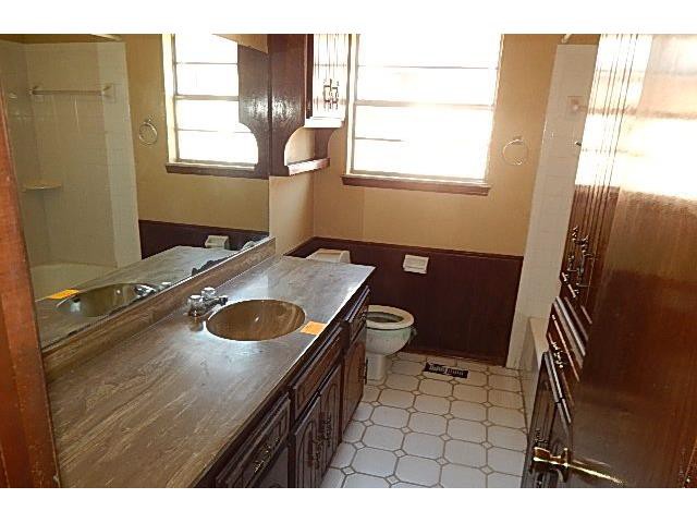 1112 NE 5th StMoore, OK, 73160Cleveland County