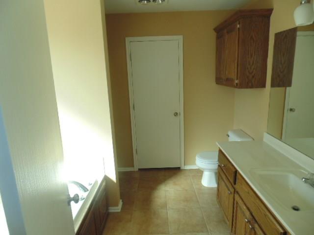 1401 SE 10th Street, Moore, OK 73160