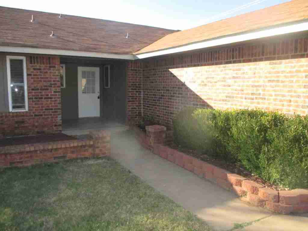 501 S Bouziden Drive, Moore, OK 73160