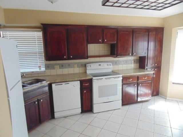 2117 NE 8th Street, Moore, OK 73160