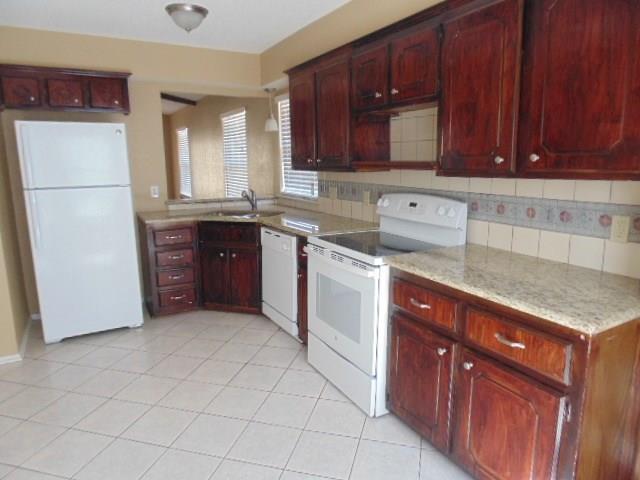 2117 NE 8th Street, Moore, OK 73160