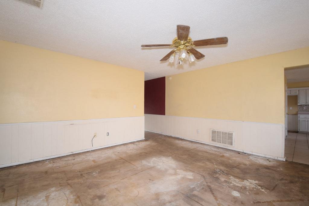 1232 Glenwood Dr, Moore, OK 73160