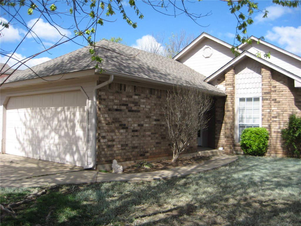 531 Stoneridge, Moore, OK 73160