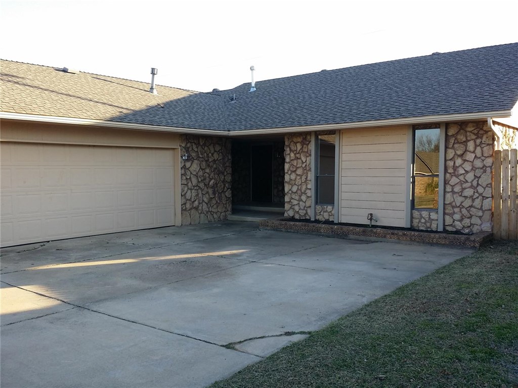 3701 Country Club, Moore, OK 73160