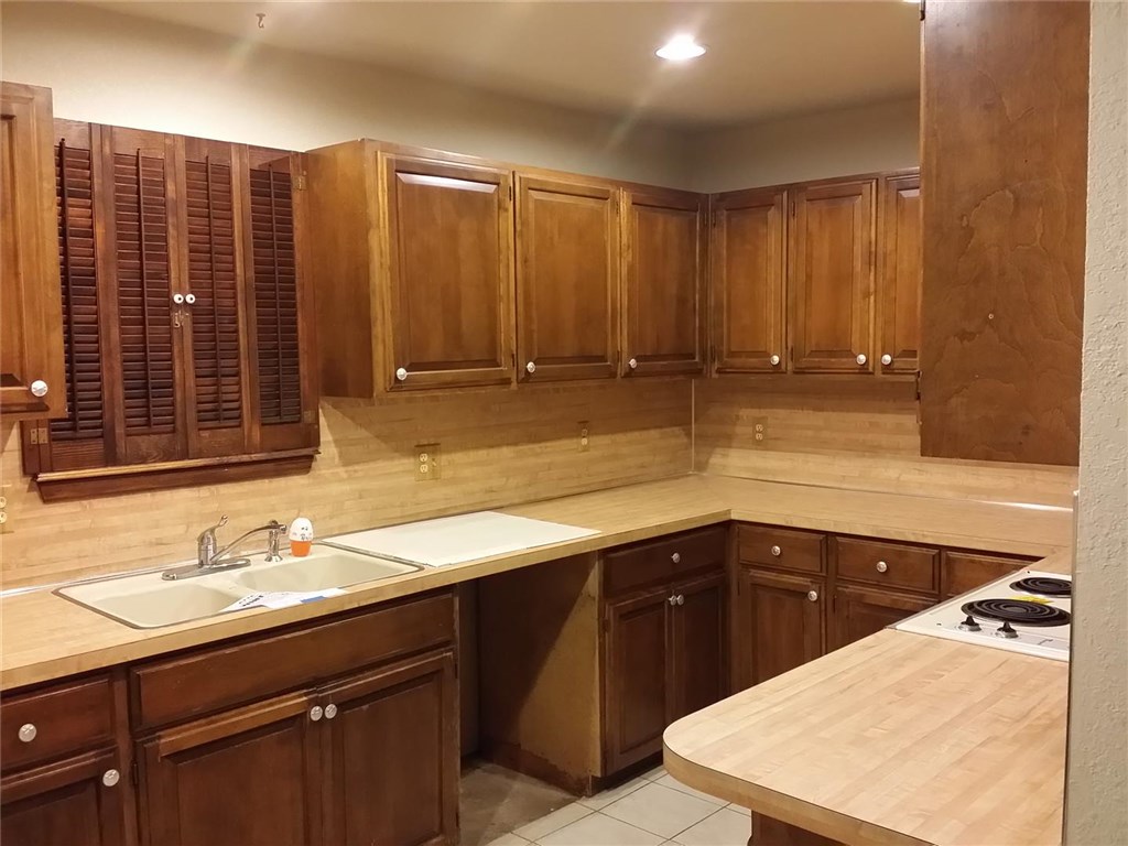 3701 Country Club, Moore, OK 73160