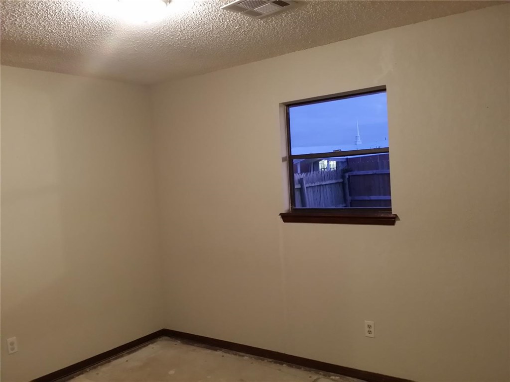 3701 Country Club, Moore, OK 73160