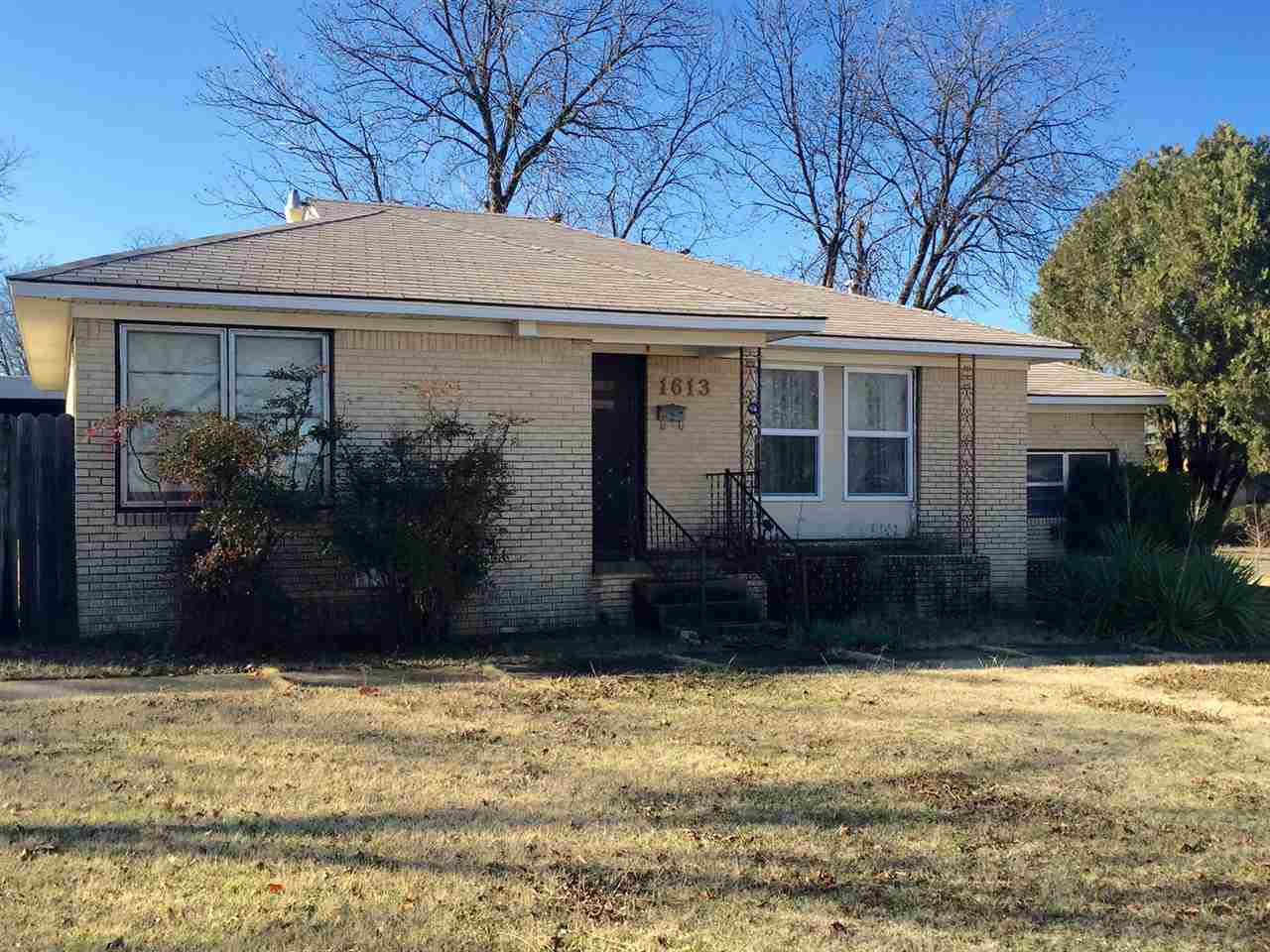 1613 Chickasaw Boulevard, Ardmore, OK 73401