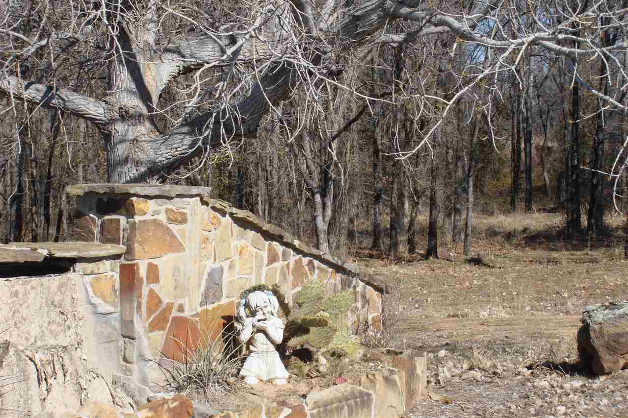 Snell Road, Kingston, OK 73439
