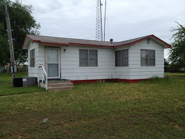 4202 Paradise Rd., Kingston, OK 73439