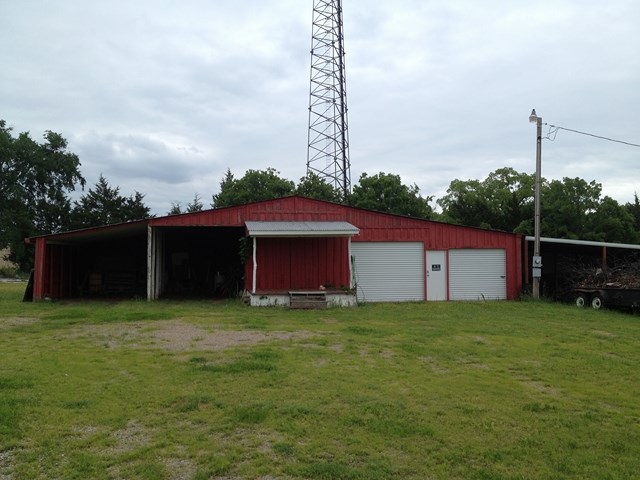 4202 Paradise Rd., Kingston, OK 73439