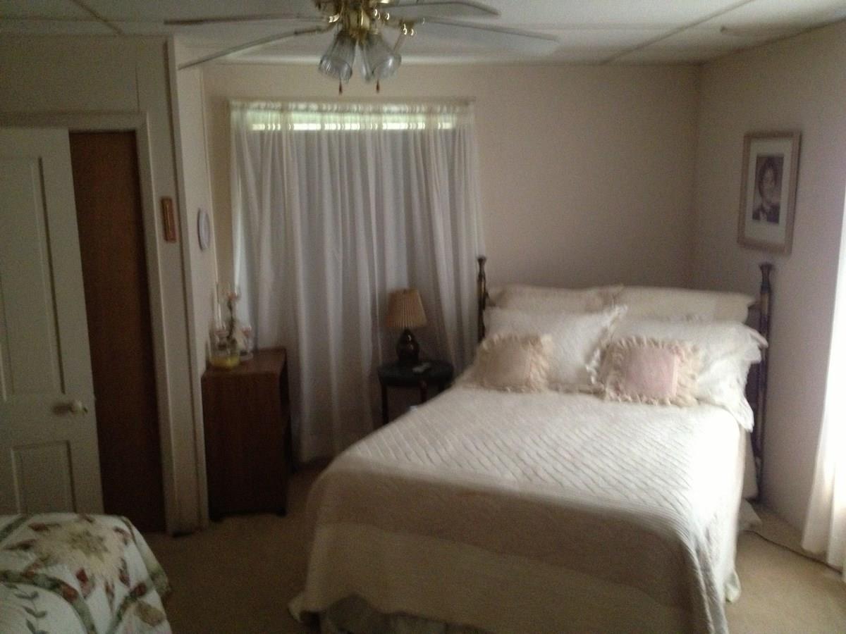 204 NW 4th, Street, Kingston, OK 73439