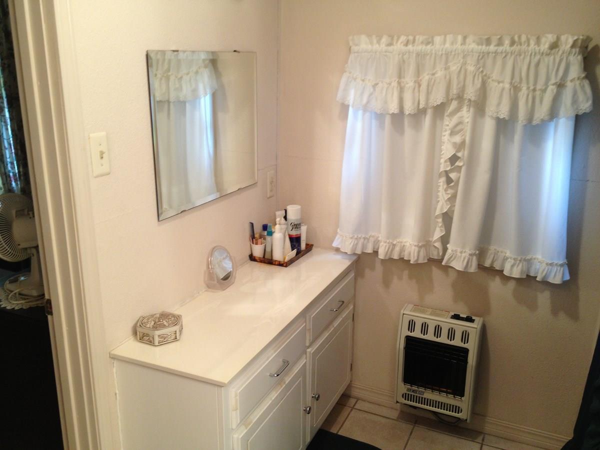 204 NW 4th, Street, Kingston, OK 73439