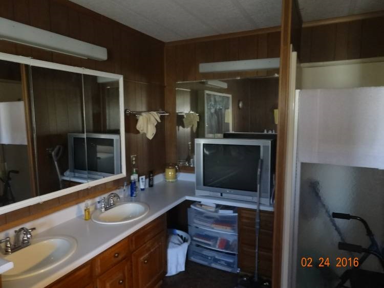 7589 Shay Rd., Kingston, OK 73439