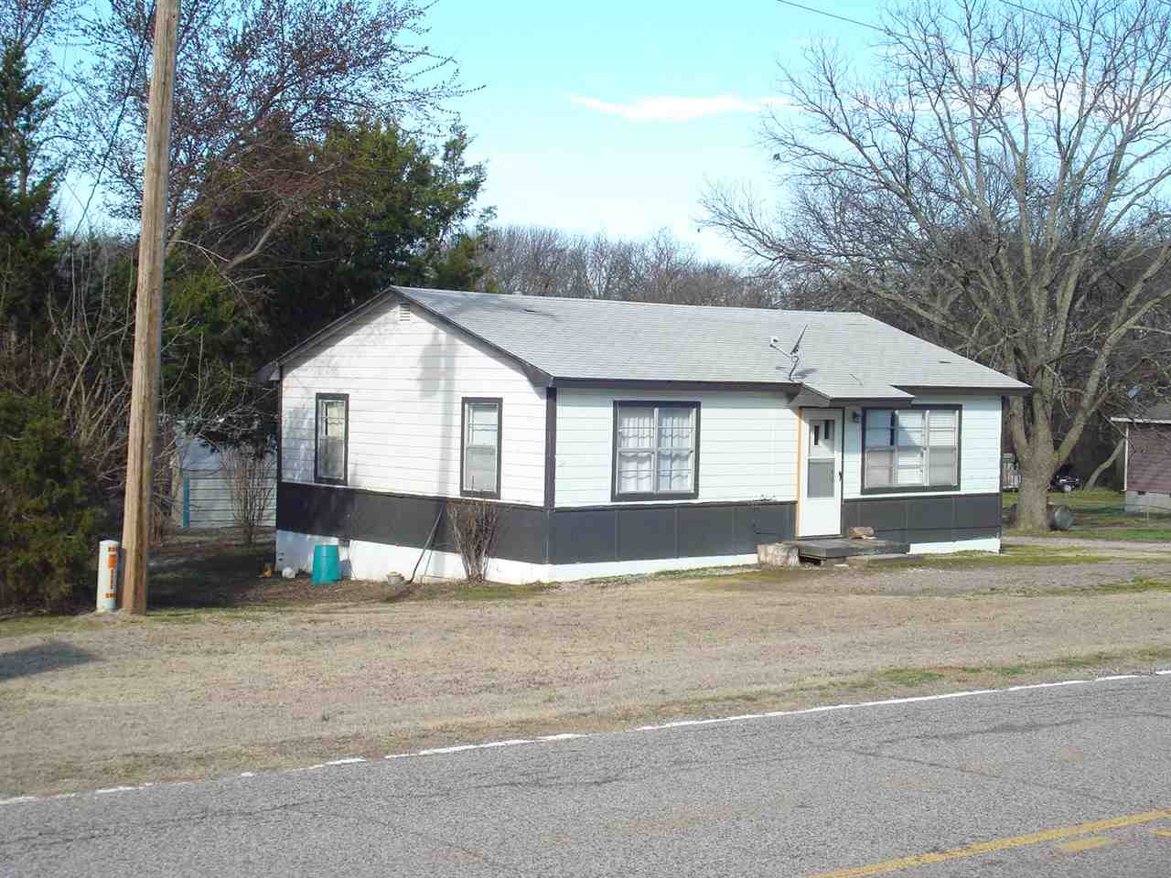 8211 & 8215 Hwy 70A, Kingston, OK 73439