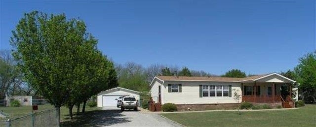 814 Redbud St, Kingston, OK 73439