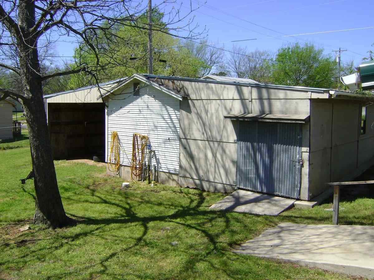 511 W Harris St, Madill, OK 73446