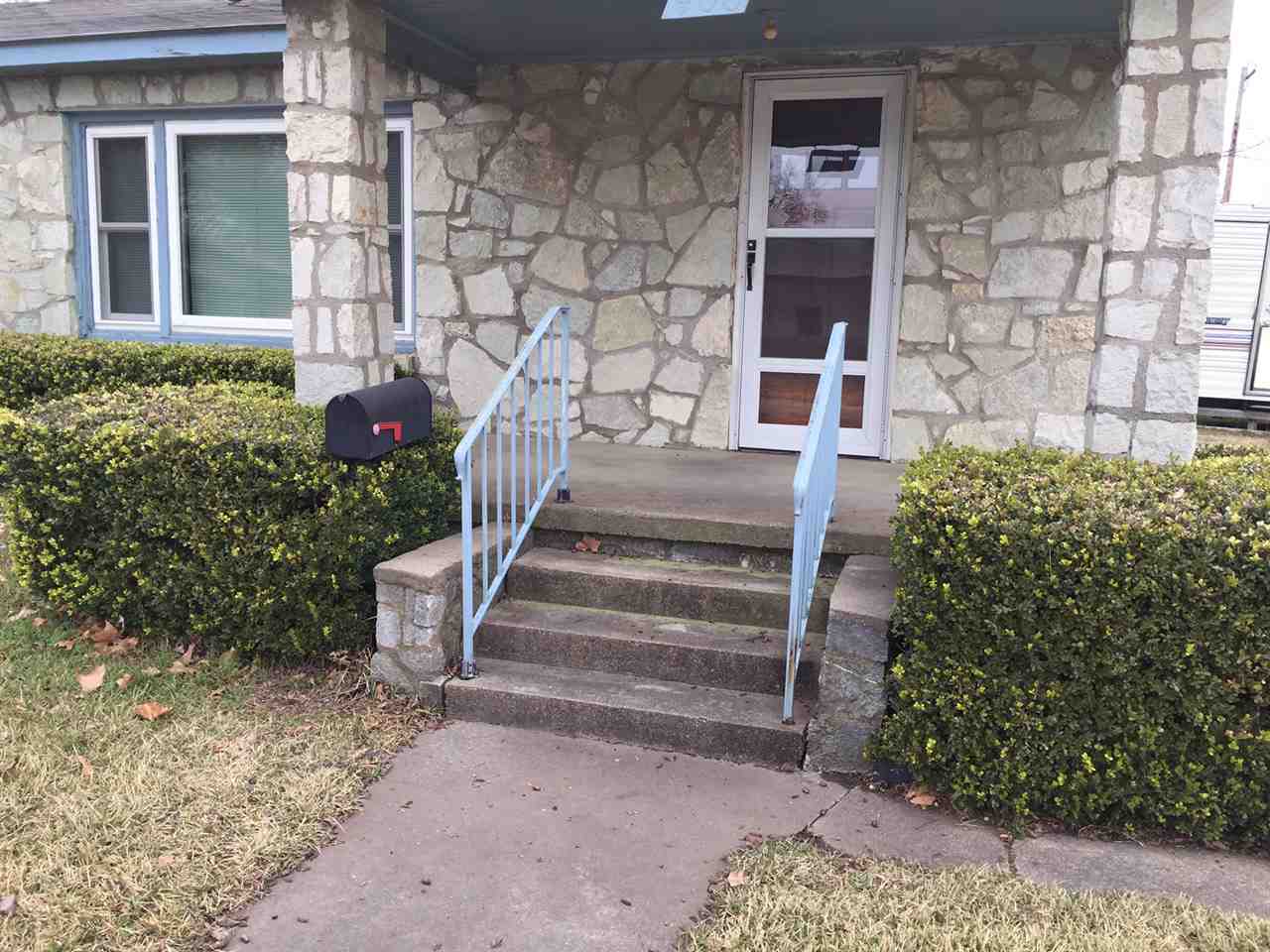 400 W Francis, Madill, OK 73446