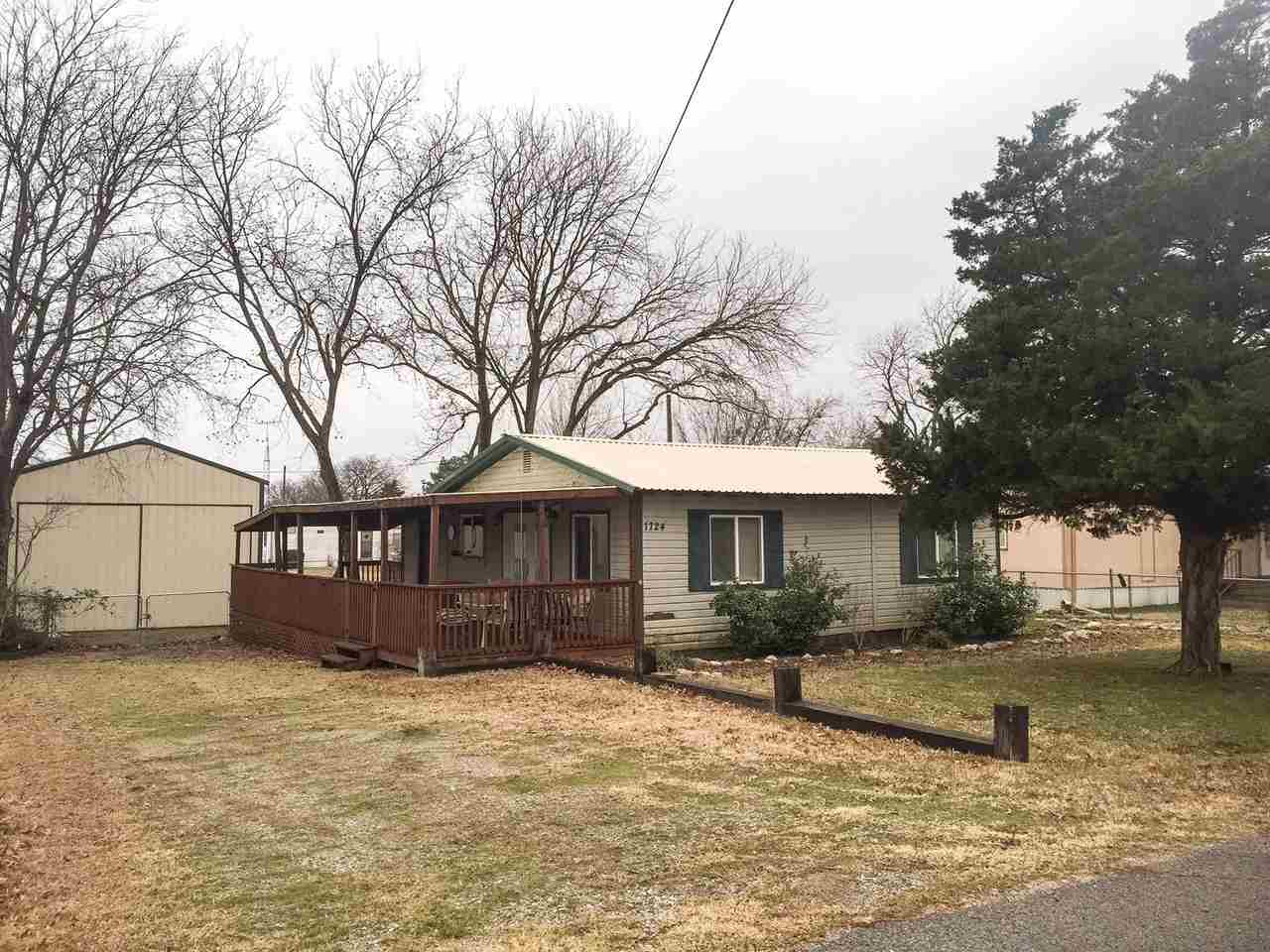 8881 Birch St, Kingston, OK 73446