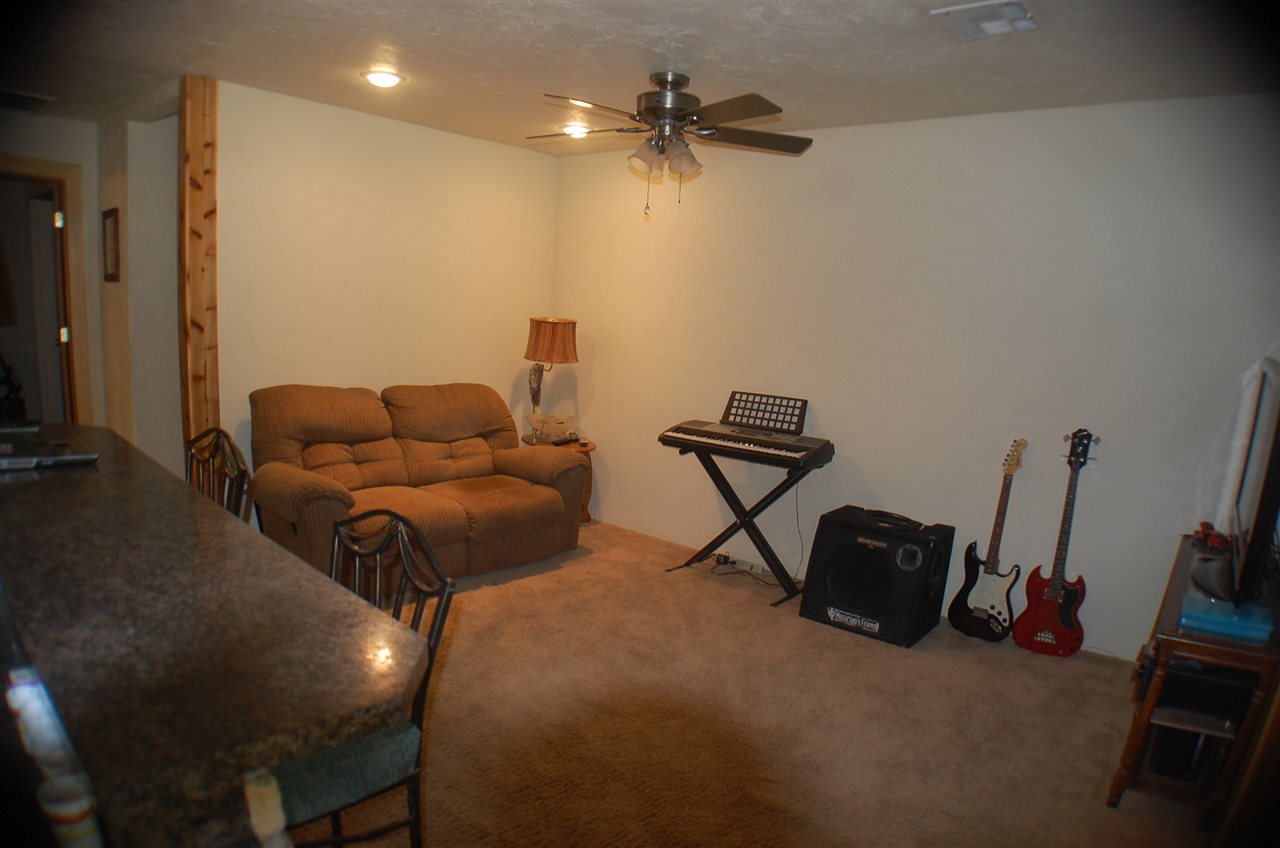275 Newberryberry Creek Rd, Mead, OK 73449