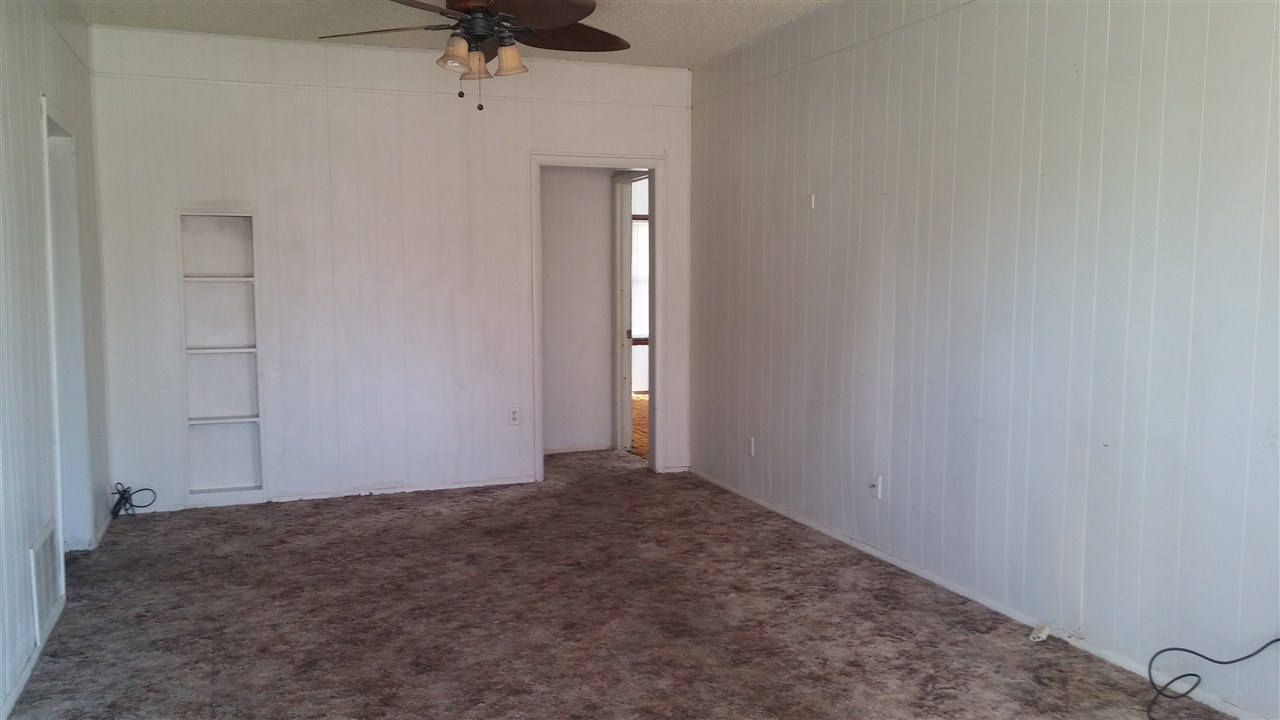 708 SW 9th St, Lawton, OK 73501