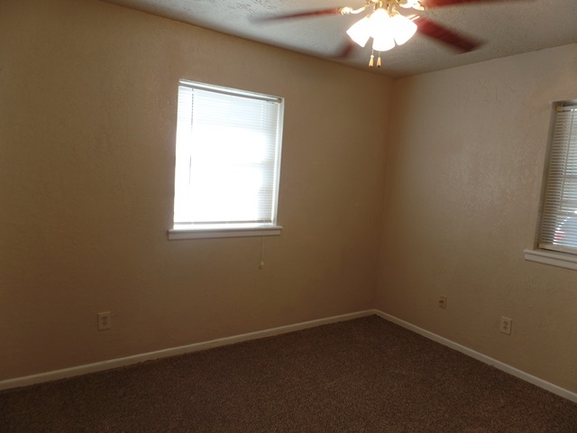 1035 SE Alta Ln, Lawton, OK 73501