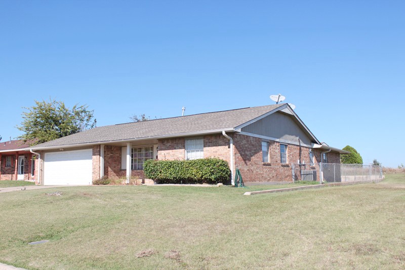 5008 SE Aberdeen Ave, Lawton, OK 73501