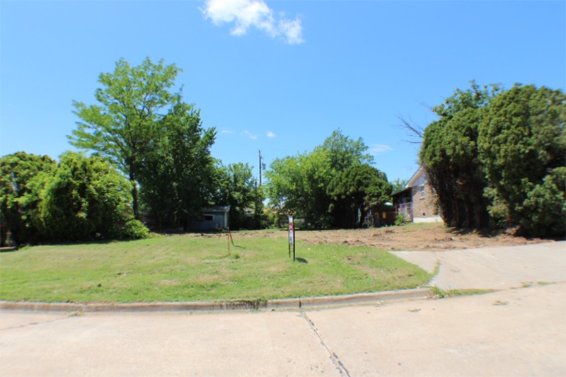 512 NW 60th St, Lawton, OK 73505