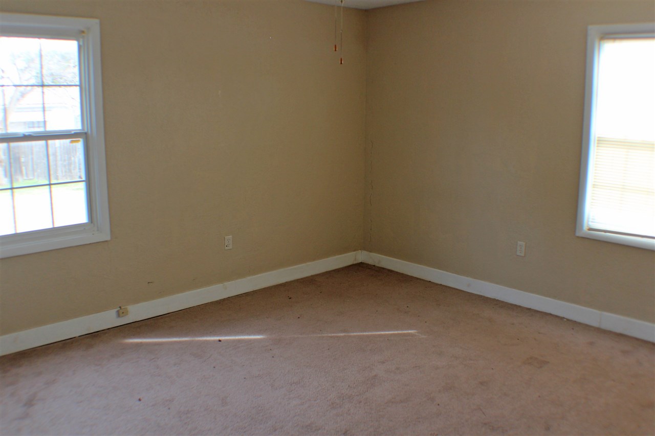 2403 NW 28th St, Lawton, OK 73505