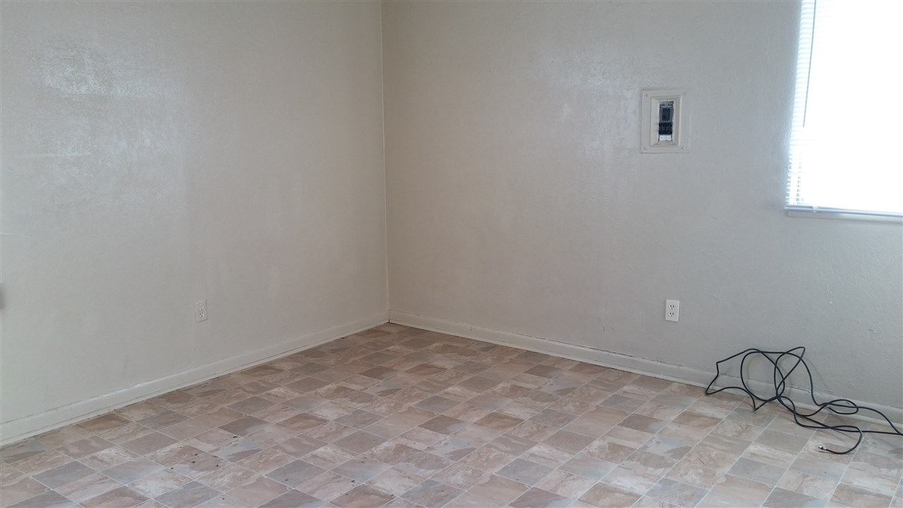 923 SW 36th St, Lawton, OK 73505