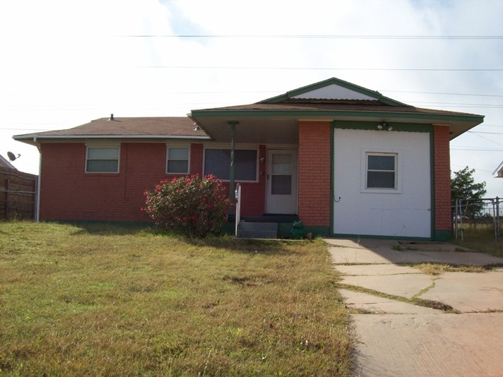 4237 SW Summit Ave, Lawton, OK 73505