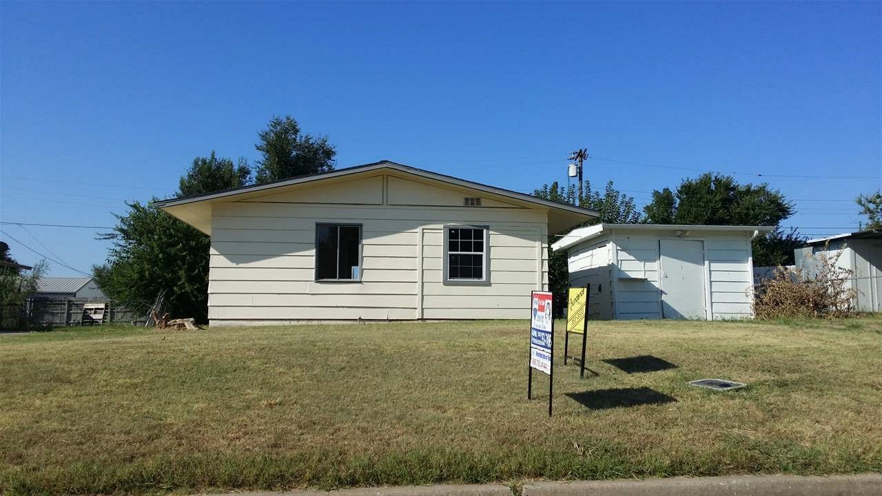 2626 NW Pollard Ave, Lawton, OK 73505