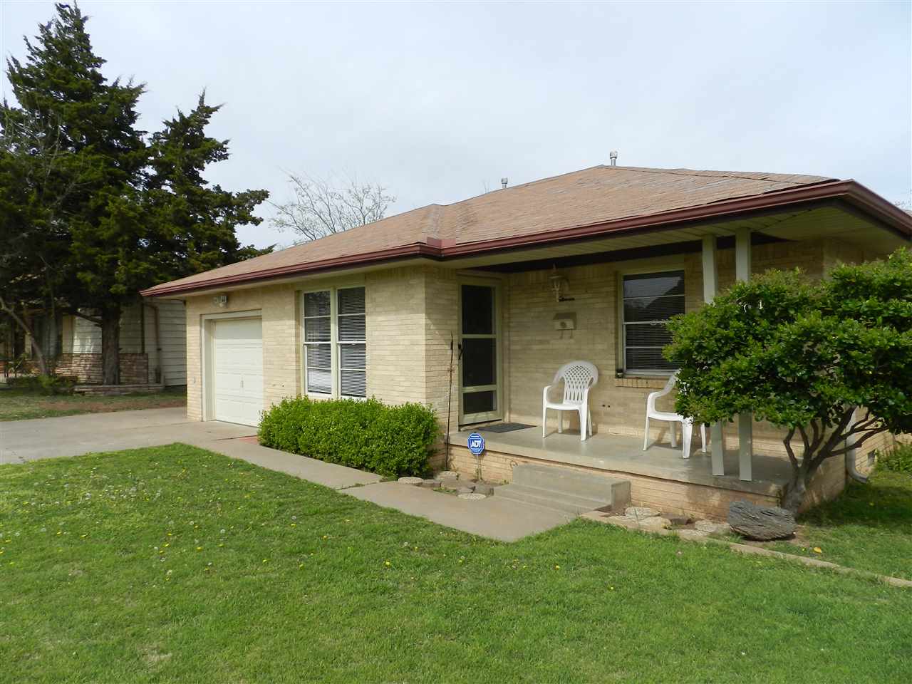 11 NW 26th St, Lawton, OK 73505