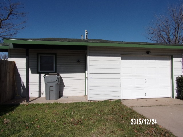 1102 NW 65th St, Lawton, OK 73505