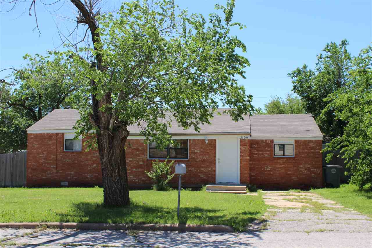 2106 NW Hoover Ave, Lawton, OK 73505