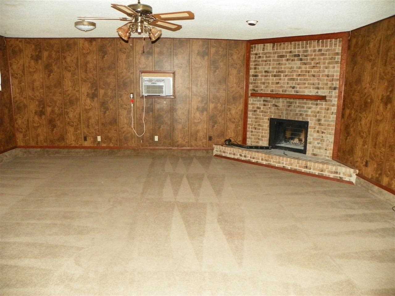 5511 NW Eisenhower Dr, Lawton, OK 73505