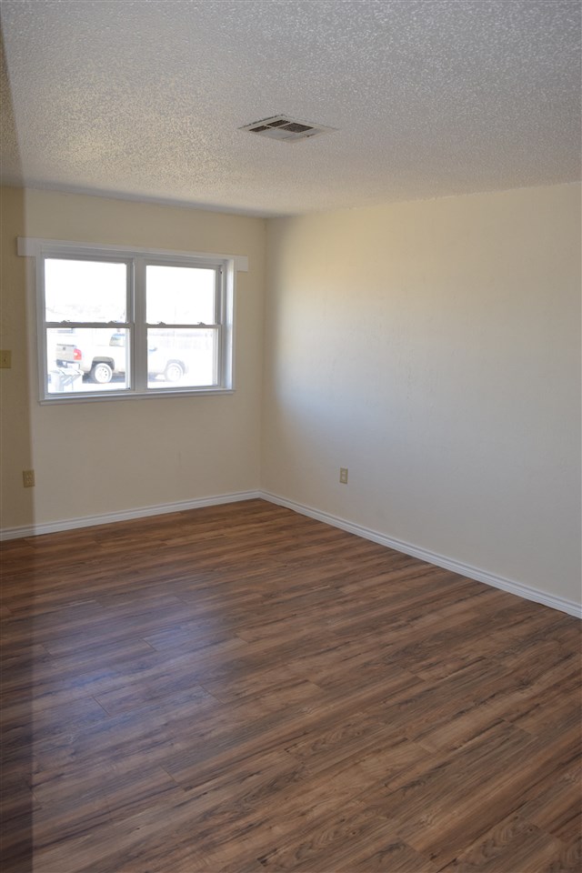 1276 NW 57th St, Lawton, OK 73505